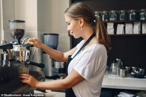 咖啡店当收银员可能澳洲薪资水平的最底层了